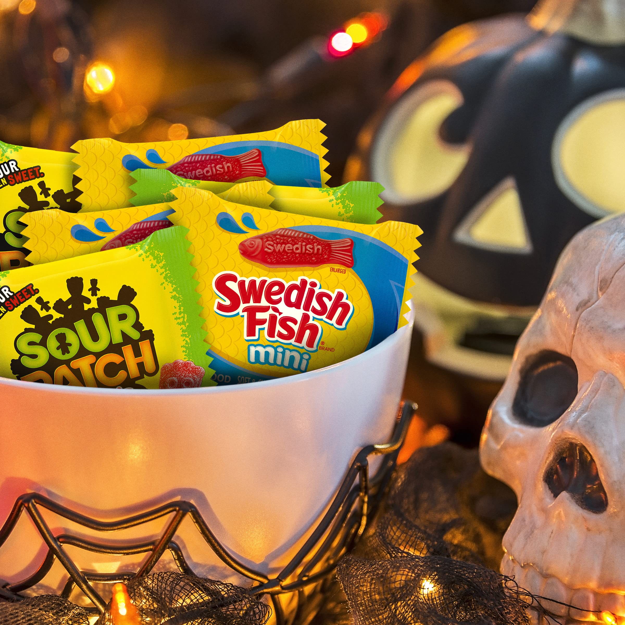 SOUR PATCH KIDS & SWEDISH FISH Mini Halloween Candy Variety Pack, 22 Trick or Treat Bags - Image 6